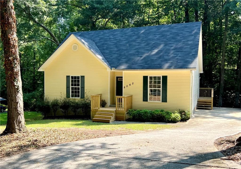 4 bedroom, 2 bathroom, 1,510 sq ft single family residence for sale at 8062 Malone St., Douglasville, GA 30134