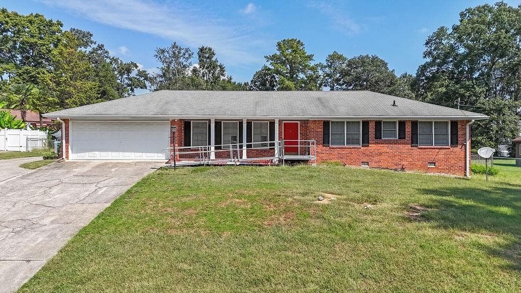 3 bedroom, 2 bathroom, 1,641 sq ft single family residence for sale at 2122 Colonial Oak Way, Stone Mountain, GA 30087