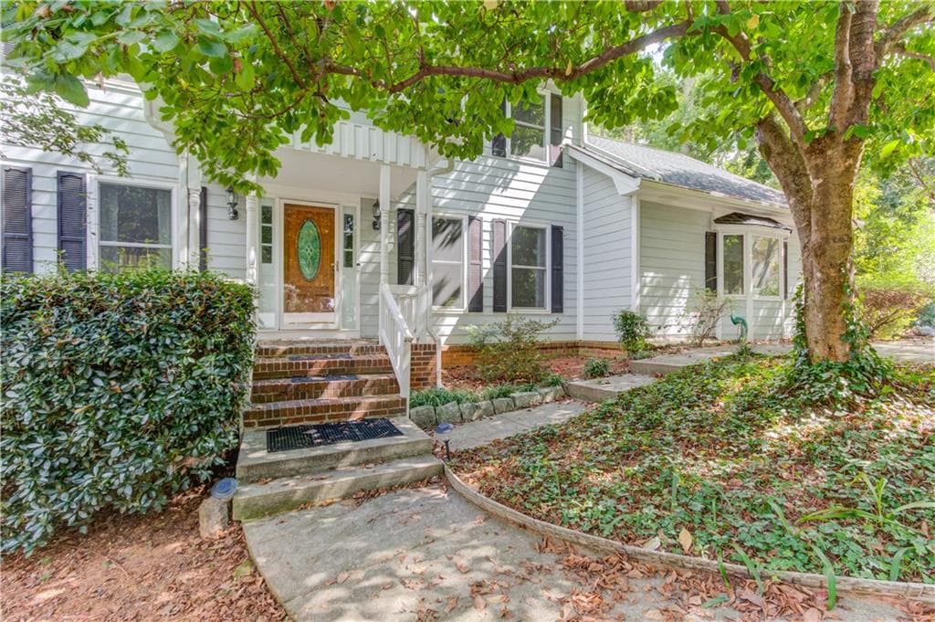 4 bedroom, 4 bathroom, 3,201 sq ft single family residence for sale at 5104 Onawa Court, Lilburn, GA 30047