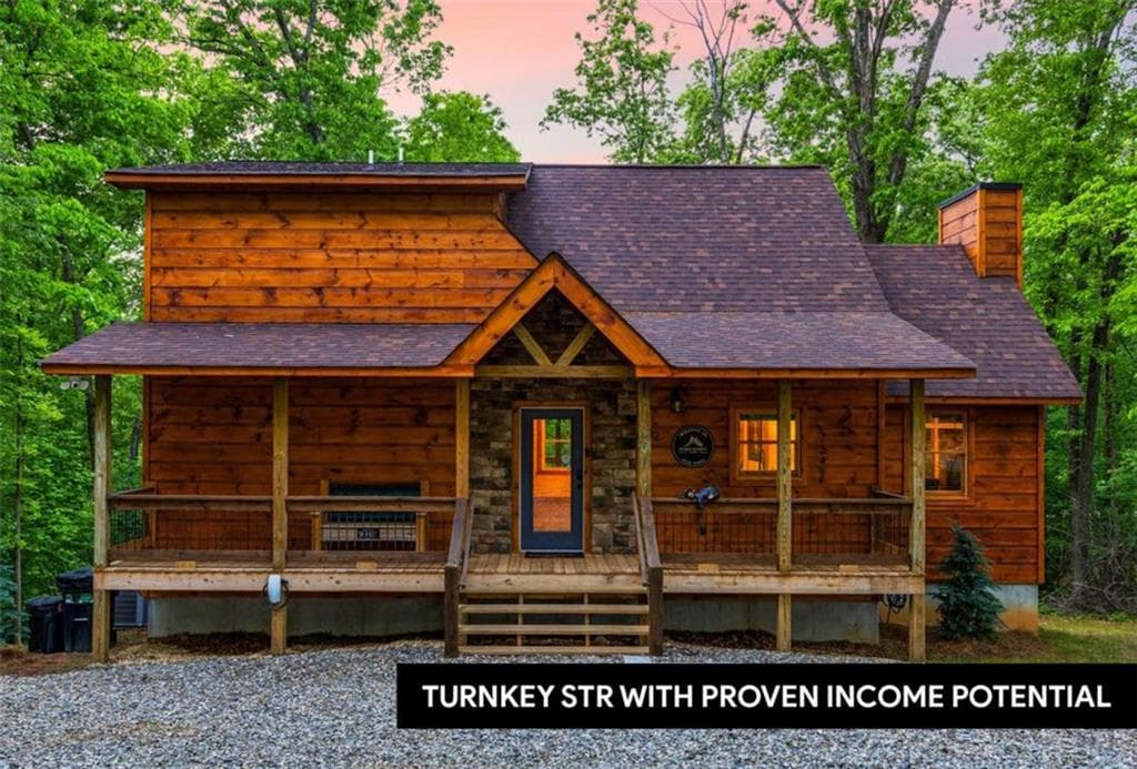 3 bedroom, 4 bathroom, 2,700 sq ft single family residence for sale at 92 Windy Valley Lane, Blue Ridge, GA 30513