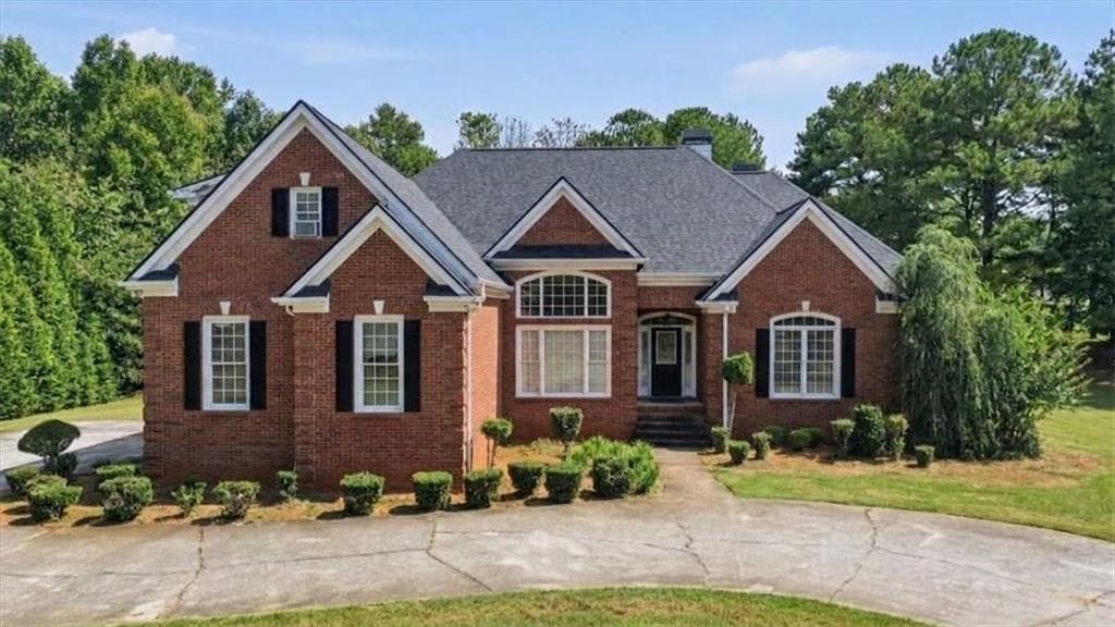 4 bedroom, 4 bathroom, 2,784 sq ft single family residence for sale at 140 Lake Lucinda Drive, Covington, GA 30016