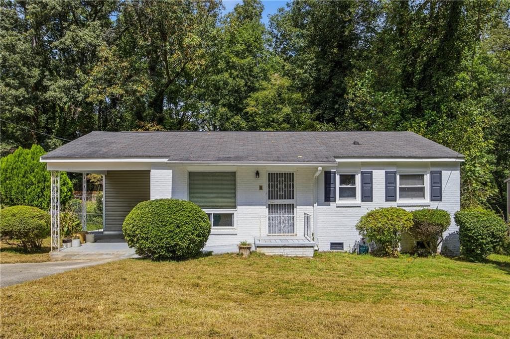 3 bedroom, 1 bathroom, 825 sq ft single family residence for sale at 3751 Amber Road, Atlanta, GA 30331