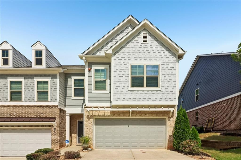 3 bedroom, 3 bathroom, 1,929 sq ft townhouse for sale at 130 Maple Creek Way, Woodstock, GA 30188