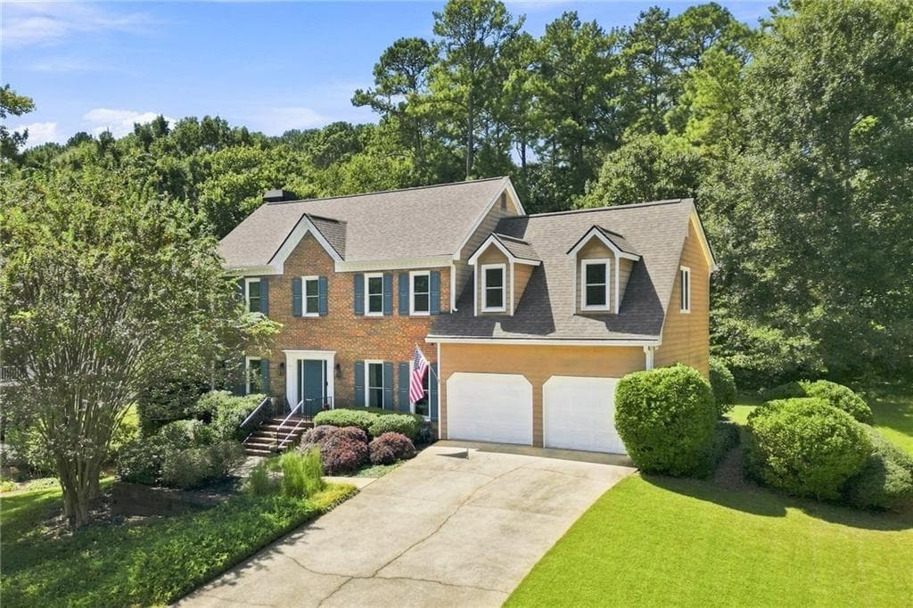 5 bedroom, 3 bathroom, 2,987 sq ft single family residence for sale at 2775 Saddlebrook Way, Marietta, GA 30064