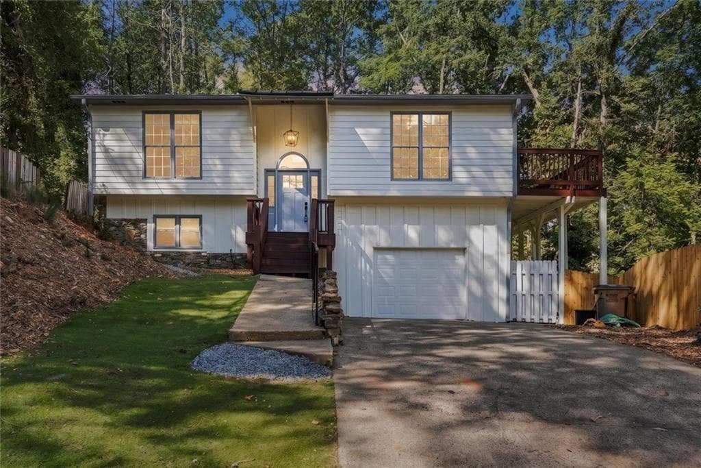 3 bedroom, 3 bathroom, 1,586 sq ft single family residence for sale at 707 Copper Trace Way, Woodstock, GA 30189