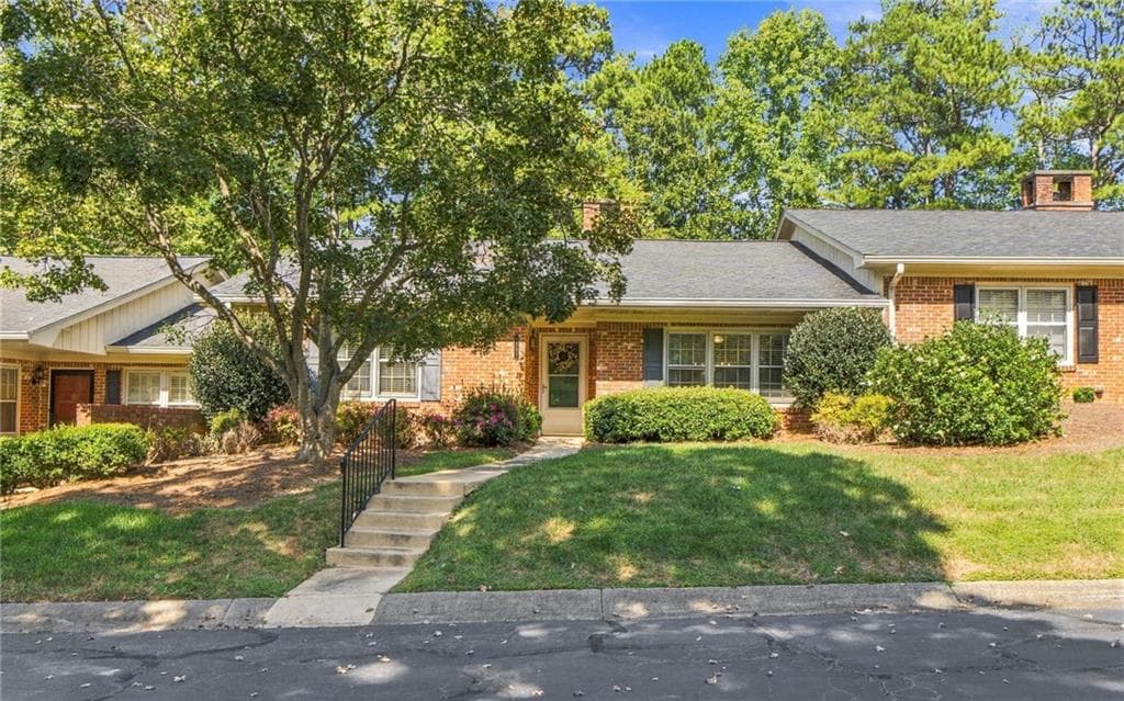 2 bedroom, 2 bathroom, 1,610 sq ft condominium for sale at 6381 E Deerhollow Way, Peachtree Corners, GA 30092