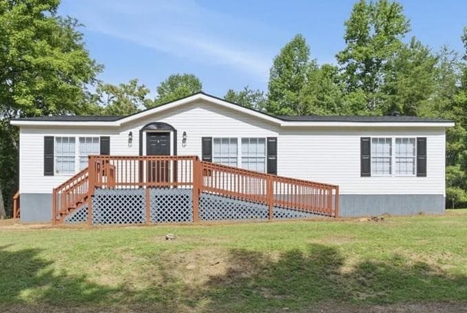 3 bedroom, 2 bathroom, 1,300 sq ft single family residence for sale at 320 Durable Drive, Demorest, GA 30535