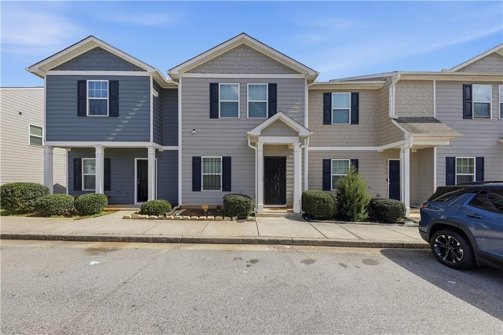 3 bedroom, 3 bathroom, 1,440 sq ft townhouse for sale at 2166 Braxton Road, Atlanta, GA 30331