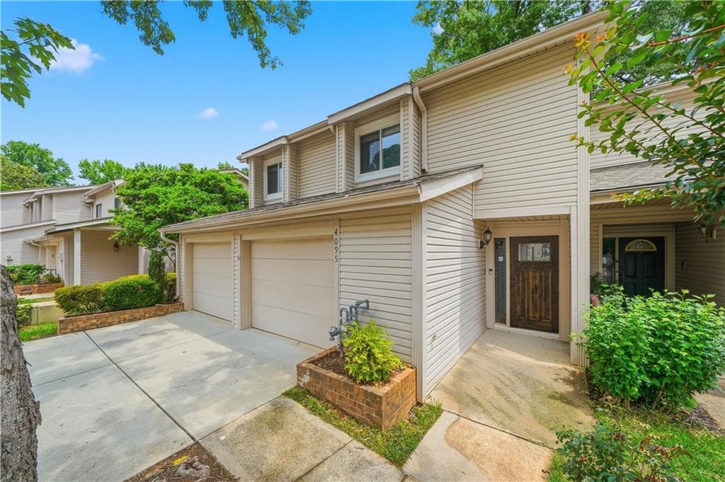 3 bedroom, 3 bathroom, 2,192 sq ft townhouse for sale at 4095 Audubon Drive, Marietta, GA 30068