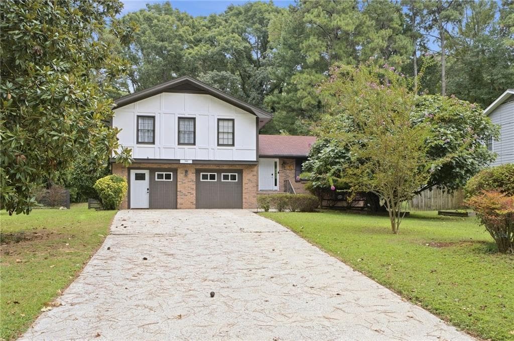 4 bedroom, 3 bathroom, 2,352 sq ft single family residence for sale at 792 Mountainbrooke Circle, Stone Mountain, GA 30087