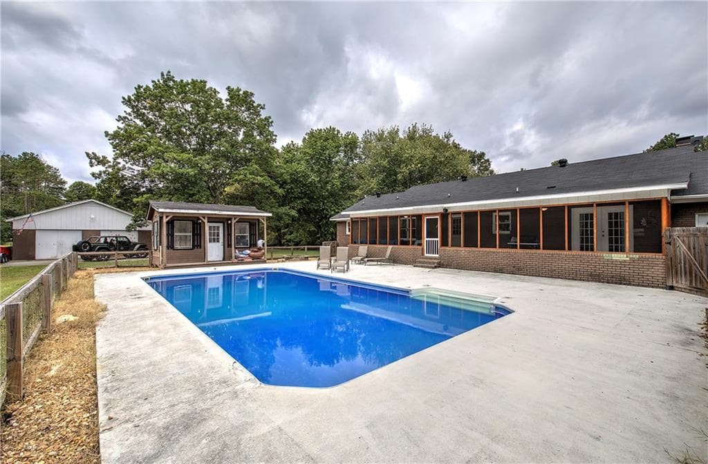 5 bedroom, 2 bathroom, 2,557 sq ft single family residence for sale at 1328 Abrams Road, Silver Creek, GA 30173