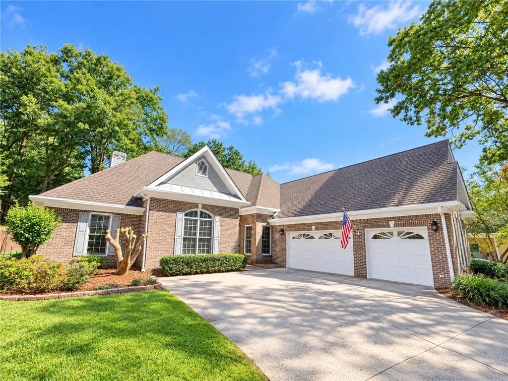 3 bedroom, 3 bathroom, 2,902 sq ft single family residence for sale at 4519 Knightsbridge Road, Flowery Branch, GA 30542