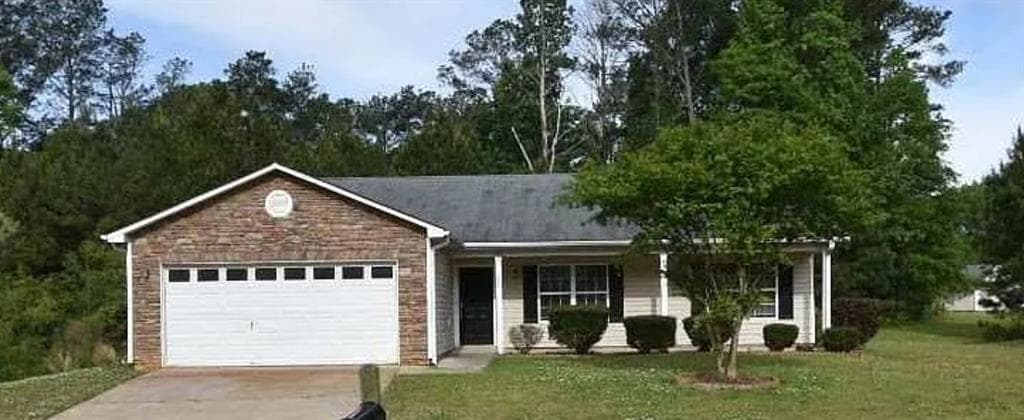 3 bedroom, 2 bathroom, 1,400 sq ft single family residence for sale at 25 Raven Court, Covington, GA 30014