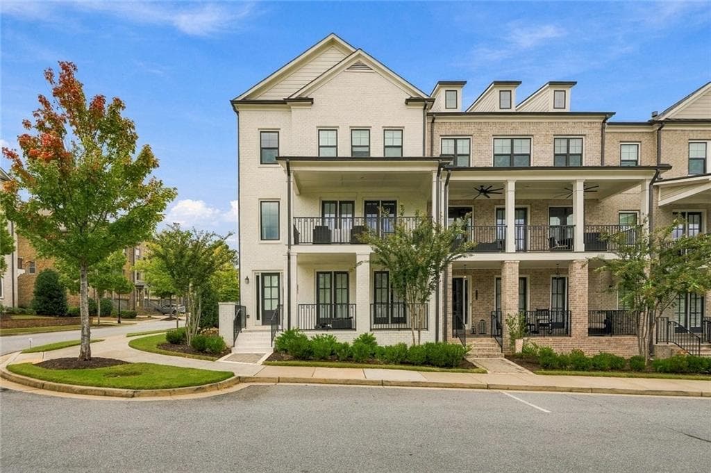 4 bedroom, 4 bathroom, 2,632 sq ft townhouse for sale at 112 Harlow Circle, Roswell, GA 30076
