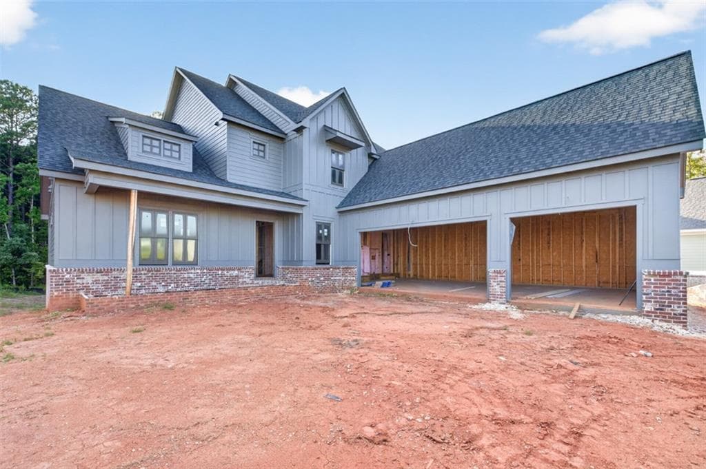 4 bedroom, 5 bathroom, 3,582 sq ft single family residence for sale at 271 Lake Vista Drive, Statham, GA 30666