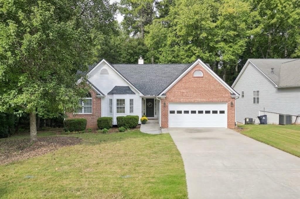 3 bedroom, 2 bathroom, 2,196 sq ft single family residence for sale at 4155 McEver Park Dr, Acworth, GA 30101