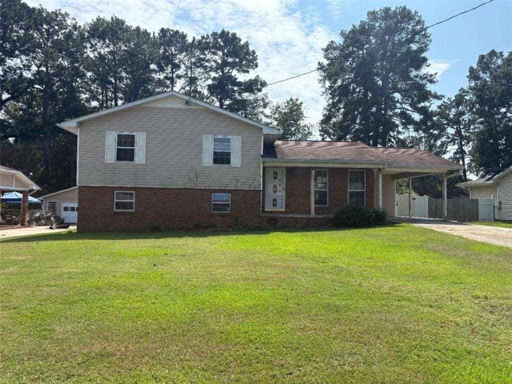 3 bedroom, 2 bathroom, 2,633 sq ft single family residence for sale at 801 S Carter Drive, Jonesboro, GA 30236