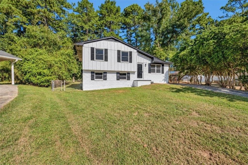 3 bedroom, 2 bathroom, 1,534 sq ft single family residence for sale at 7977 Flanders Ct, Jonesboro, GA 30238