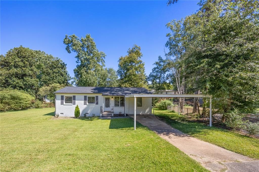 3 bedroom, 2 bathroom, 1,200 sq ft single family residence for sale at 2593 Walton Way, Marietta, GA 30060