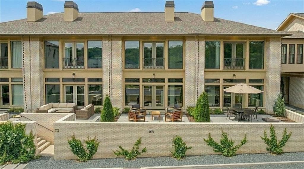 3 bedroom, 3 bathroom, 2,178 sq ft townhouse for sale at 170 Rolison Way, Fayetteville, GA 30214