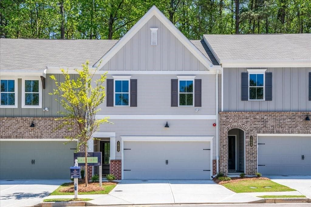 3 bedroom, 3 bathroom, 1,805 sq ft townhouse for sale at 304 Colsen Drive, Acworth, GA 30102
