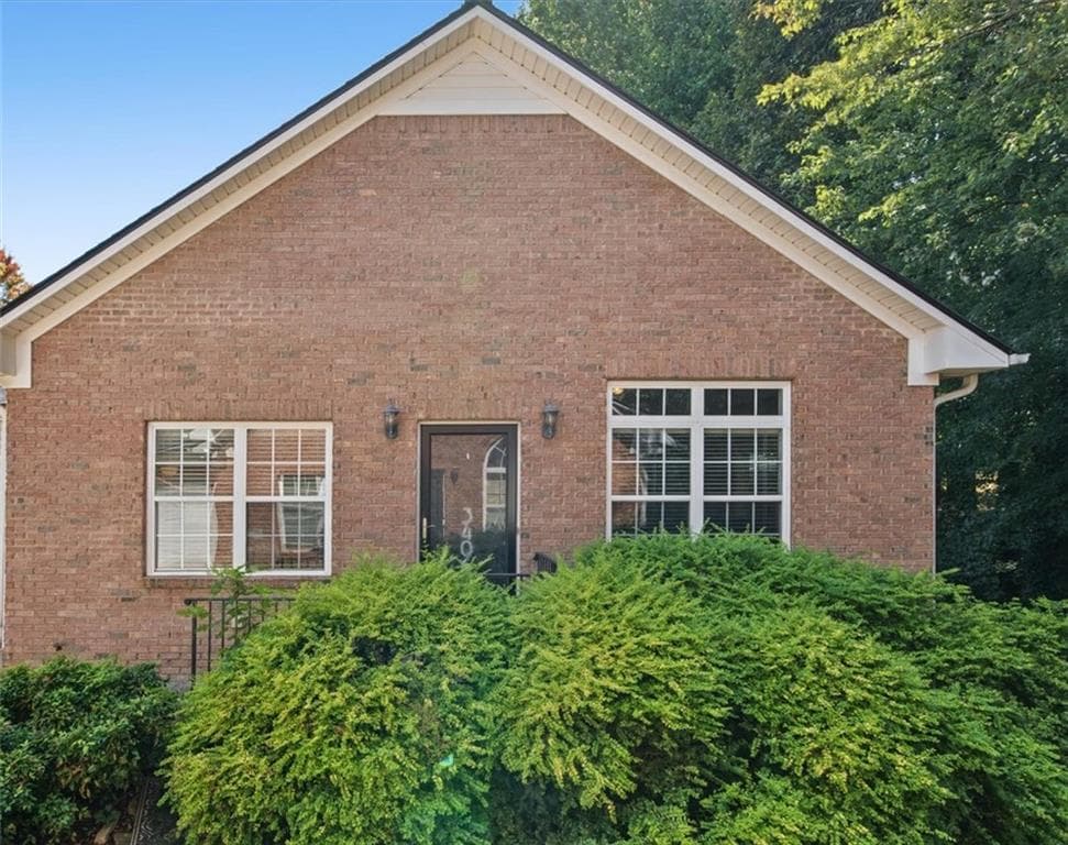 2 bedroom, 3 bathroom, 2,800 sq ft condominium for sale at 3406 Double Eagle Drive 28, Marietta, GA 30008