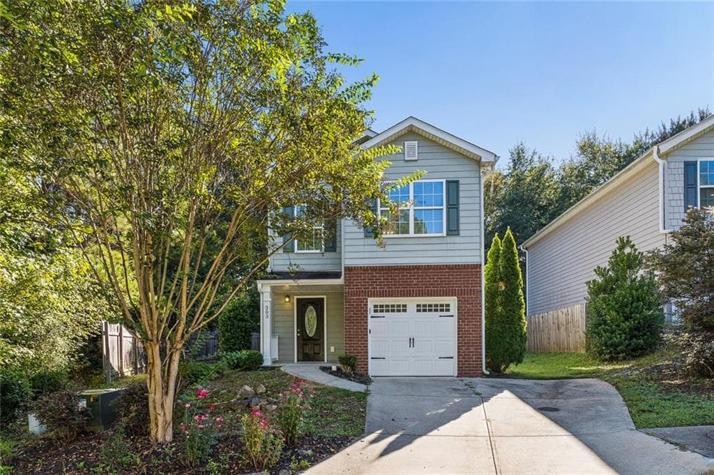 3 bedroom, 3 bathroom, 1,640 sq ft single family residence for sale at 303 Village Chase, Woodstock, GA 30188
