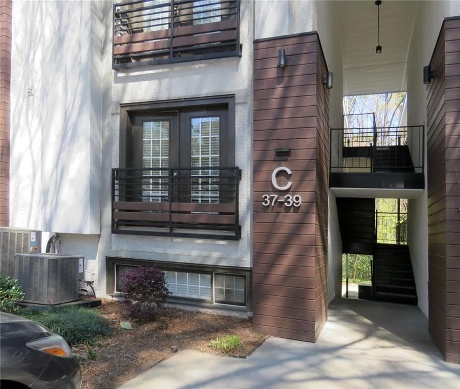 2 bedroom, 2 bathroom, 1,060 sq ft condominium for sale at 1445 Monroe Drive C39, Atlanta, GA 30324