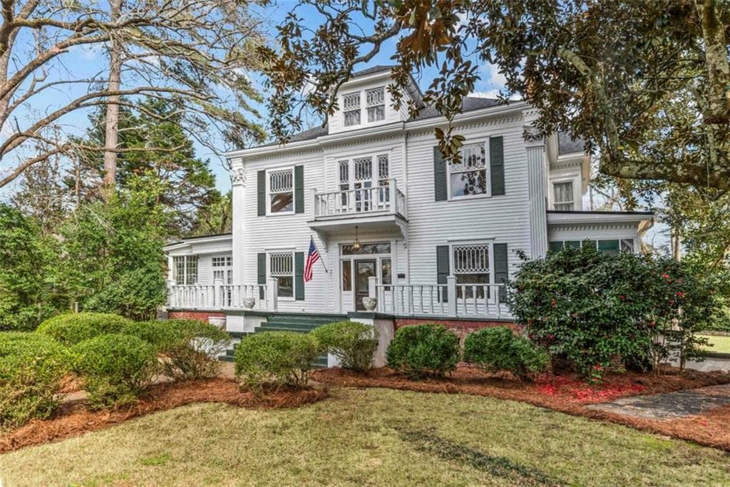5 bedroom, 3 bathroom, 4,642 sq ft single family residence for sale at 301 N East Street, Greensboro, GA 30642