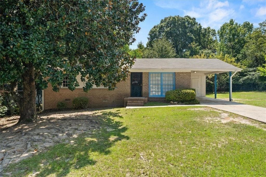 3 bedroom, 2 bathroom, 1,025 sq ft single family residence for sale at 4274 W Oak Drive, Macon, GA 31210