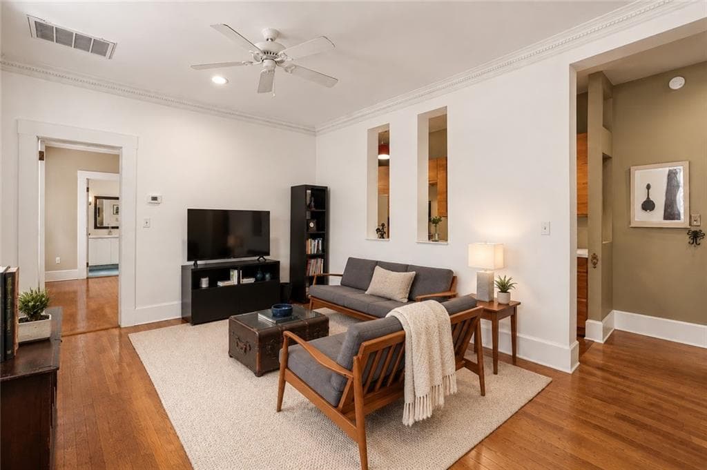 1 bedroom, 1 bathroom, 703 sq ft condominium for sale at 1 S Prado 18, Atlanta, GA 30309