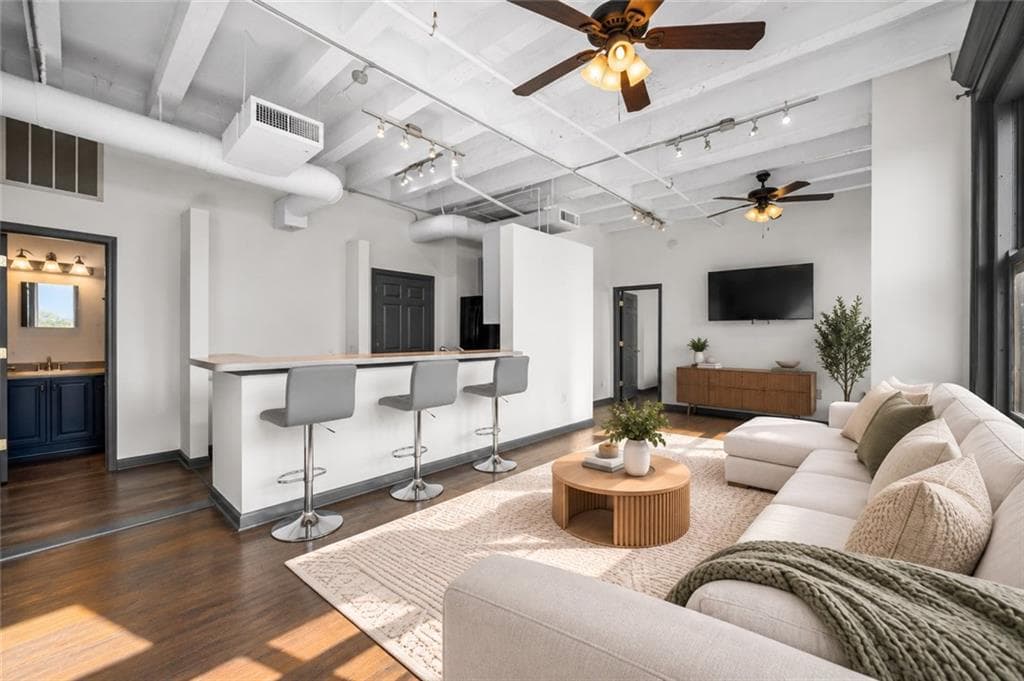 2 bedroom, 2 bathroom, 1,032 sq ft condominium for sale at 32 Peachtree Street 508, Atlanta, GA 30303