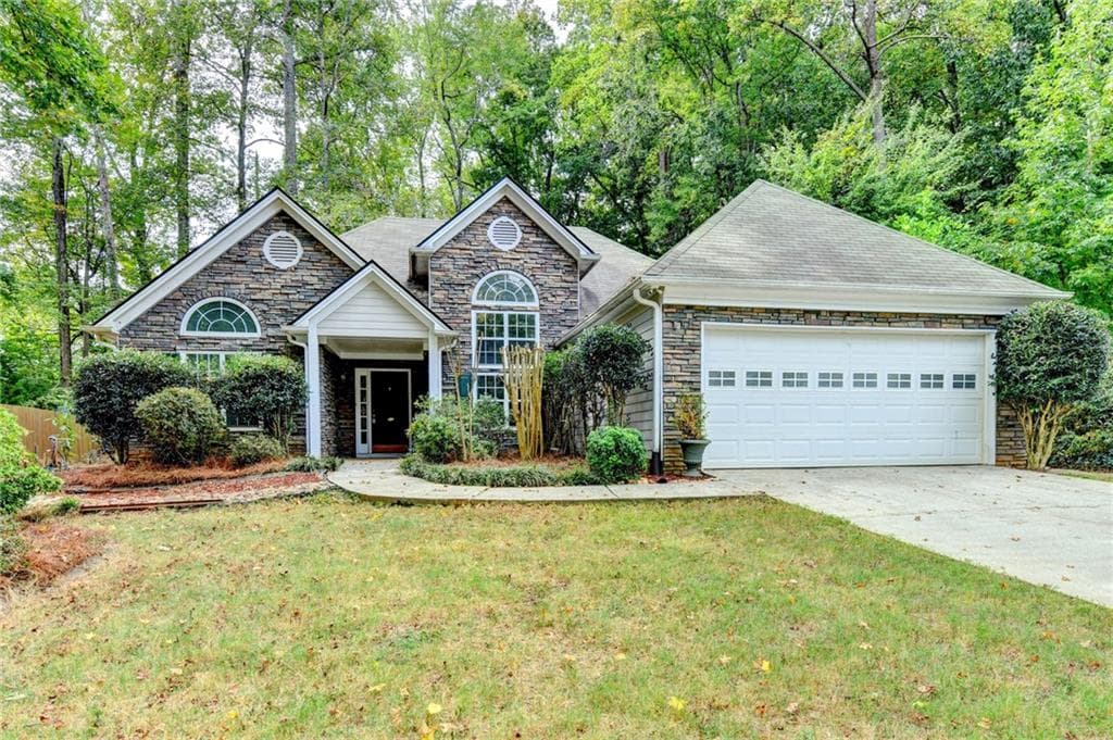 3 bedroom, 2 bathroom, 1,546 sq ft single family residence for sale at 2803 Wellsly Court, Kennesaw, GA 30144