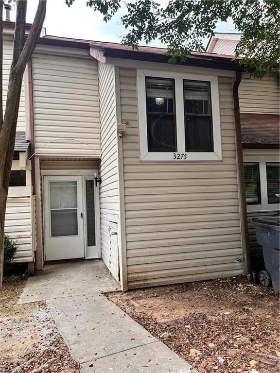 2 bedroom, 3 bathroom, 1,263 sq ft townhouse for sale at 3275 Tennington Place, Lawrenceville, GA 30044