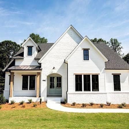 4 bedroom, 3 bathroom, 2,606 sq ft single family residence for sale at 8480 Creekside Overlook Drive, Gainesville, GA 30506