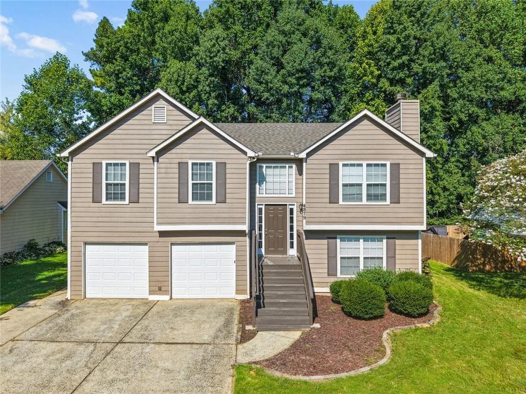 5 bedroom, 3 bathroom, 2,061 sq ft single family residence for sale at 4879 Lake Park Lane, Acworth, GA 30101