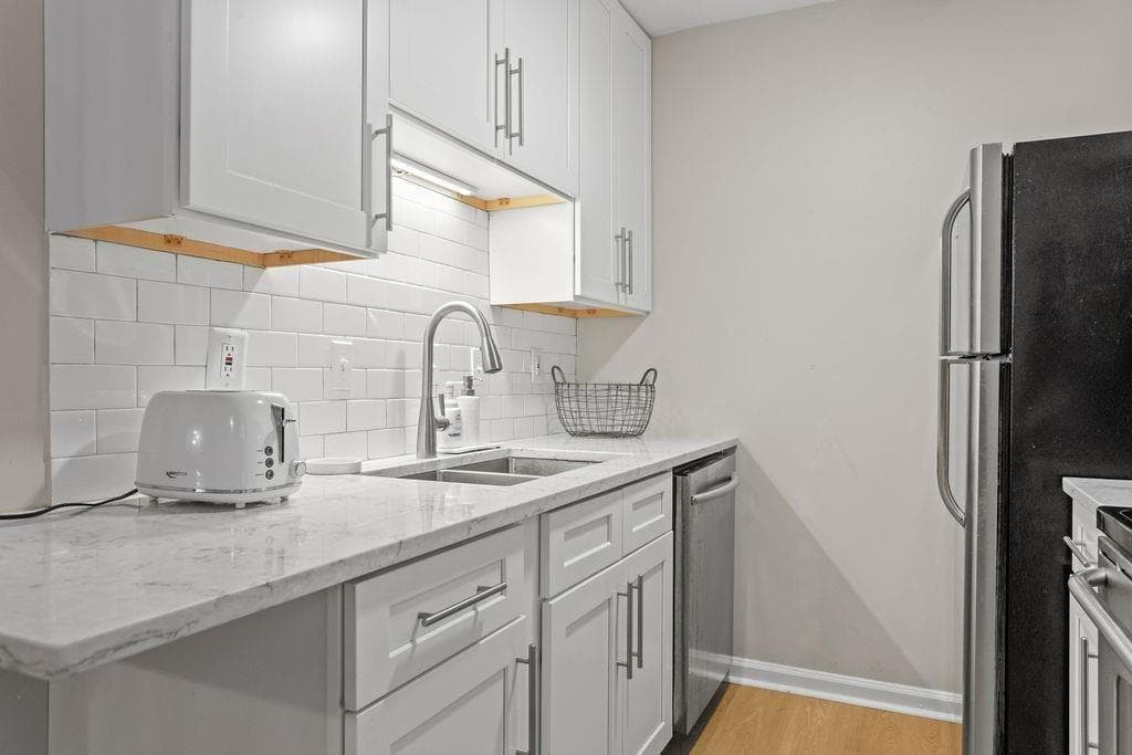 1 bedroom, 1 bathroom, 918 sq ft condominium for rent at 244 Triumph Drive, Atlanta, GA 30327 for $1,850 a month
