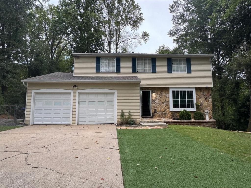 4 bedroom, 3 bathroom, 1,724 sq ft single family residence for sale at 485 Worthington Hills Court, Roswell, GA 30076