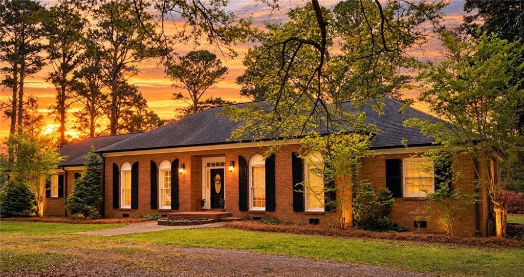 5 bedroom, 3 bathroom, 3,614 sq ft single family residence for sale at 945 Poplar Street, Monroe, GA 30655