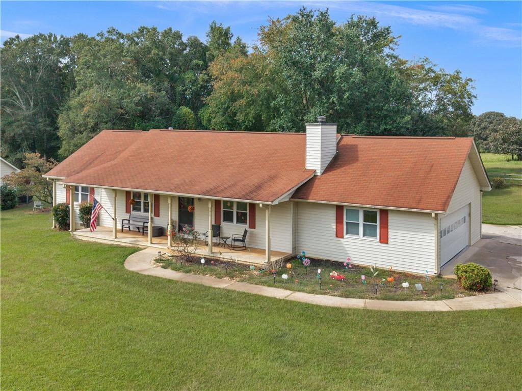 3 bedroom, 2 bathroom, 1,946 sq ft single family residence for sale at 125 Anna Avenue, Palmetto, GA 30268