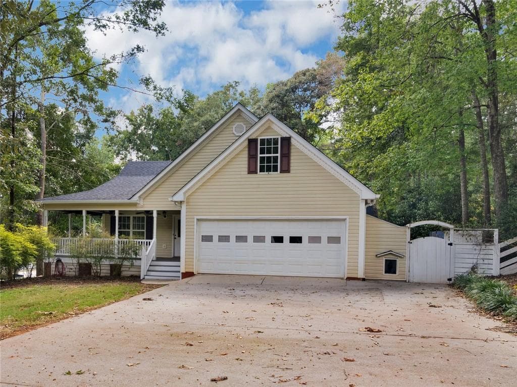 4 bedroom, 5 bathroom, 4,085 sq ft single family residence for sale at 177 White Lane, Stockbridge, GA 30281