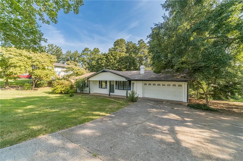 3 bedroom, 2 bathroom, 1,485 sq ft single family residence for sale at 3137 Esther Drive, Gainesville, GA 30504