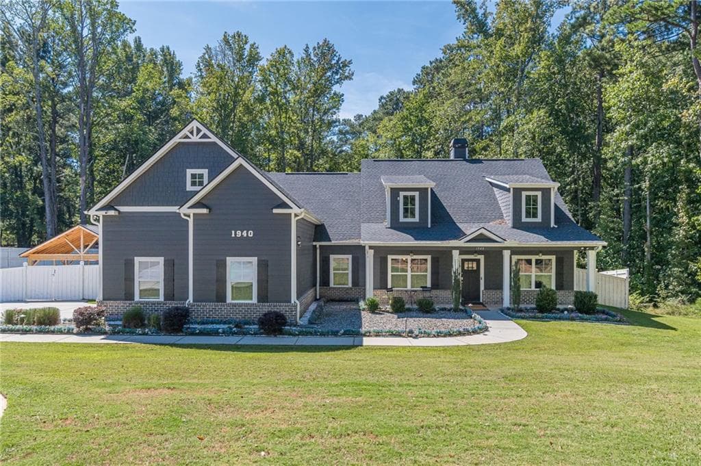 4 bedroom, 3 bathroom, 2,272 sq ft single family residence for rent at 1940 Old Jackson, Locust Grove, GA 30248 for $3,595 a month