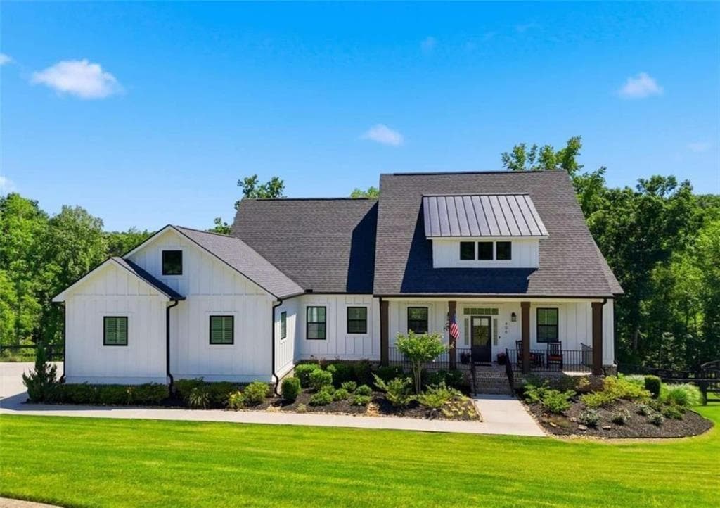 3 bedroom, 3 bathroom, 2,147 sq ft single family residence for sale at 404 London Road, Ball Ground, GA 30107