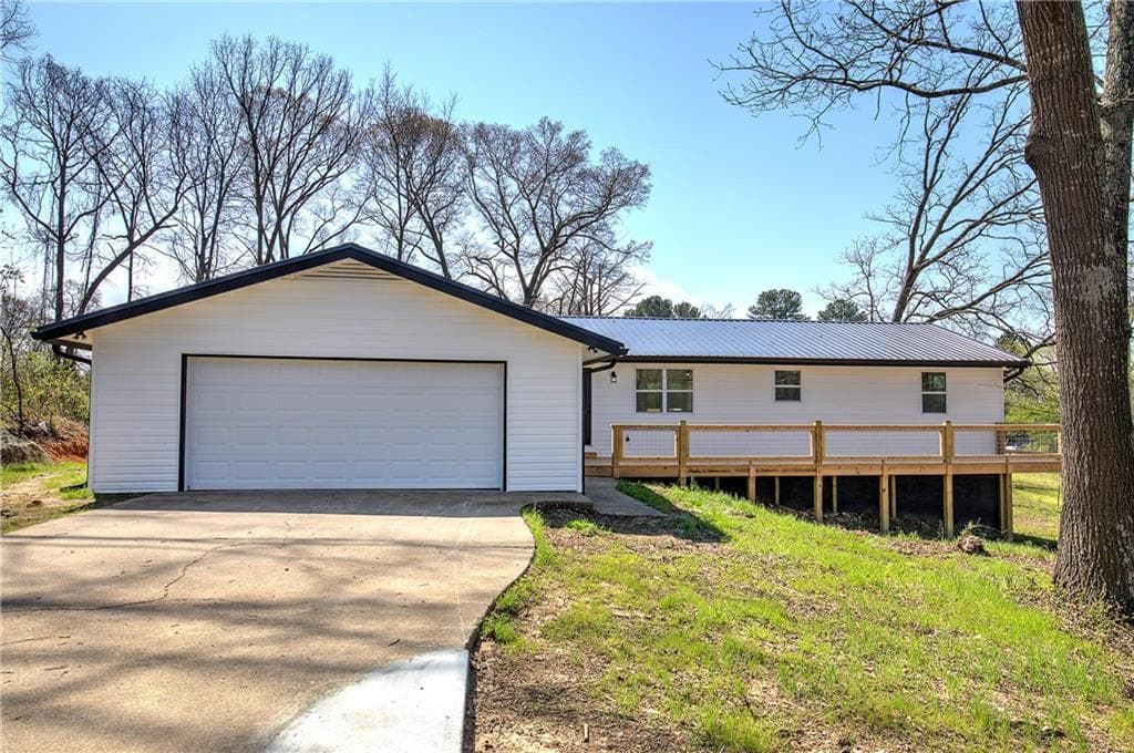 3 bedroom, 2 bathroom, 1,872 sq ft single family residence for rent at 516 Baxter Road D, Calhoun, GA 30701 for $2,400 a month