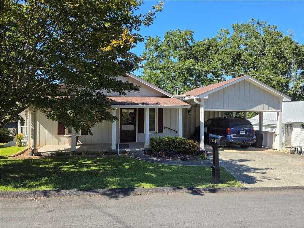 3 bedroom, 1 bathroom, 1,272 sq ft single family residence for sale at 129 South Street, Buford, GA 30518