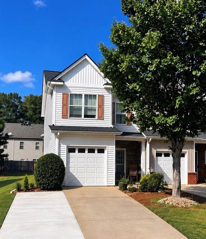 3 bedroom, 3 bathroom, 1,496 sq ft townhouse for sale at 515 Oakside Place, Acworth, GA 30102