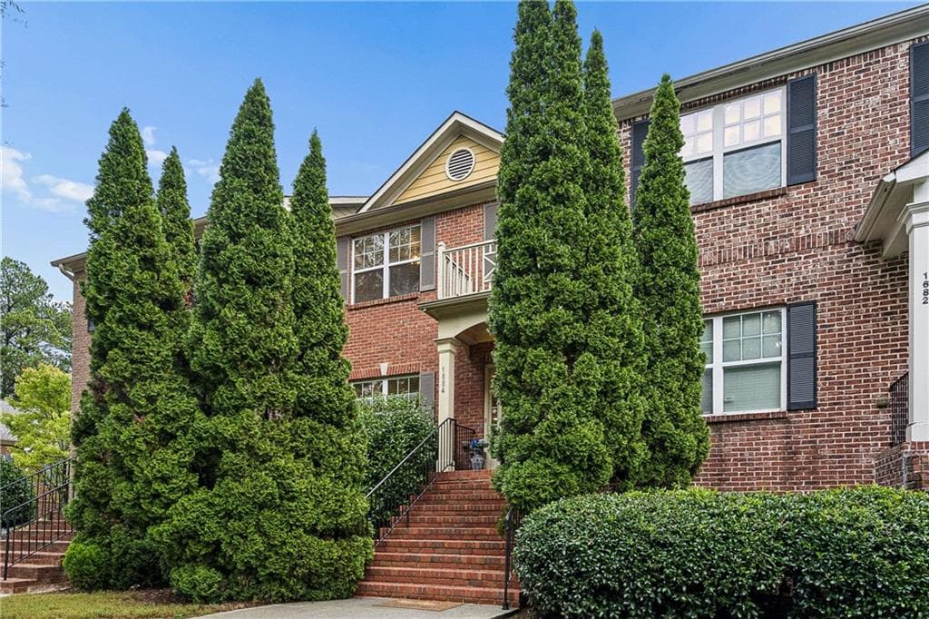3 bedroom, 3 bathroom, 1,540 sq ft townhouse for rent at 1684 Northgate Mill Drive, Duluth, GA 30096 for $2,450 a month