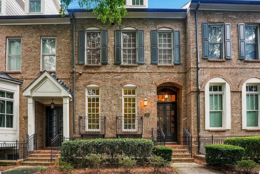 4 bedroom, 5 bathroom, 3,477 sq ft townhouse for sale at 657 Lockton Place, Sandy Springs, GA 30342