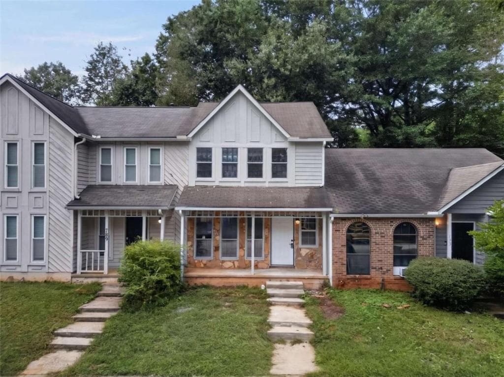 2 bedroom, 3 bathroom, 1,159 sq ft single family residence for sale at 791 Heritage Oaks Drive, Stone Mountain, GA 30088